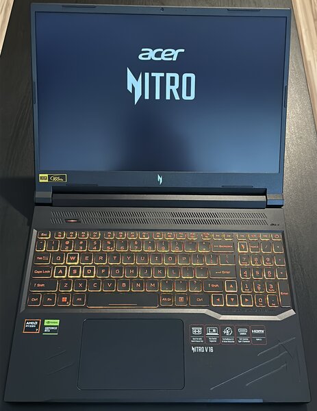 Laptop Gaming Acer Nitro V16 - RTX 4060 8GB